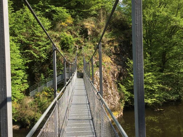 passerelle-gorges-du-cher-05