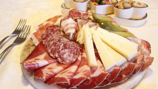 Charcuterie Pays De Montlucon 01